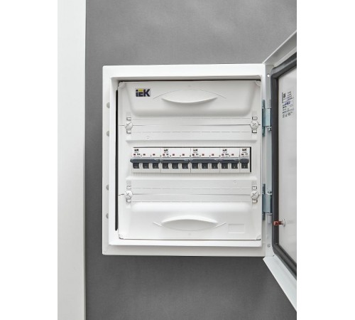 Выключатель автоматический трехполюсный M06N 3P B 2А 6кА ARMAT  AR-M06N-3-B002  IEK