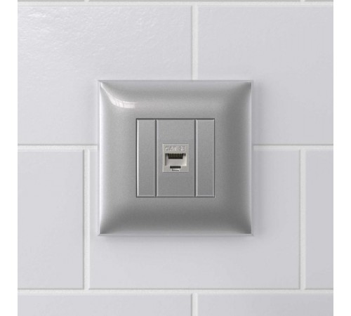 Компьютерная розетка RJ-45 без шторки в стену, кат.5e одинарная экранированная, "Avanti", "Закаленная сталь"  4404763  DKC