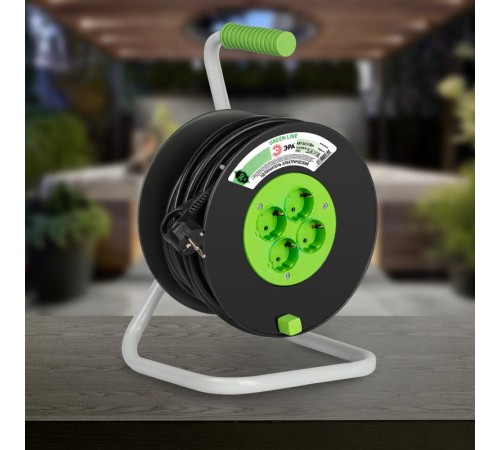 Удлинитель силовой ЭРА GREEN LINE KAT-3x1.5-30m Greenline на катушке пластик 4 розетки с заземлением 30м ПВС 3x1.5мм2   Б0065110  ЭРА