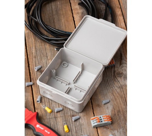 Коробка распределительная КМР-030-035 пылевлагозащищенная без мембранных вводов (85х85х40) EKF PROxima  plc-kmr-030-035  EKF