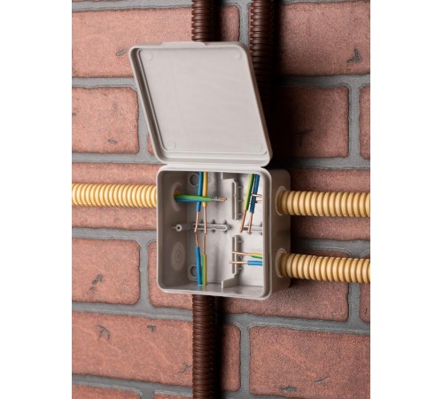 Коробка распределительная КМР-030-035 пылевлагозащищенная без мембранных вводов (85х85х40) EKF PROxima  plc-kmr-030-035  EKF