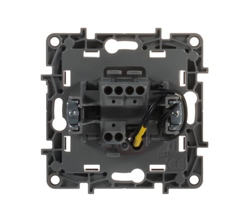 Etika Белый Переключатель с подсветкой, 10А, автозажимные клеммы  672215  Legrand