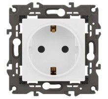 Розетка Elegance 14-2101-01М с заземлением, 16А-250В, белый матовый  Б0065800  ЭРА