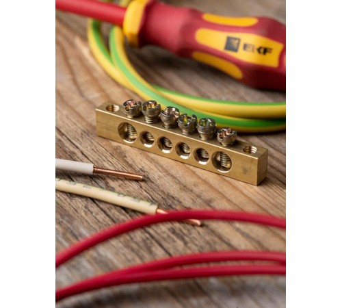 Шина PEN "ноль-земля" (6х9мм) 6 отверстий латунь крепеж по краям EKF PROxima  sn0-63-06-k  EKF