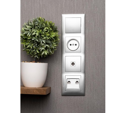 Валенсия Рамка 4-местная сталь EKF   EWM-G-304-30   EKF