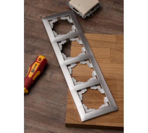 Валенсия Рамка 4-местная сталь EKF   EWM-G-304-30   EKF