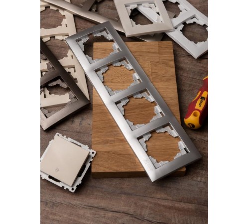 Валенсия Рамка 4-местная сталь EKF   EWM-G-304-30   EKF