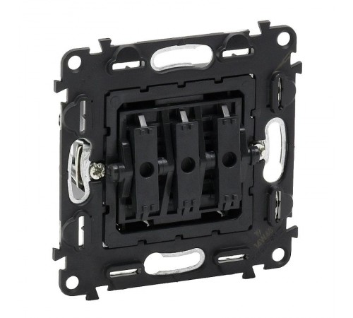 Valena Мех IN'MATIC Выключатель 3-клавишный 10АХ 250В  752003  Legrand