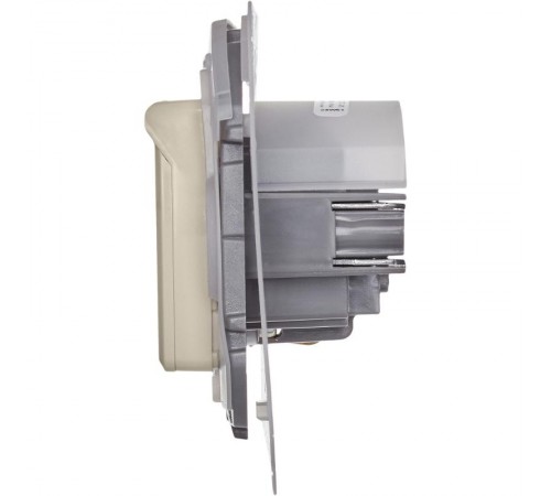 Inspiria Слоновая кость Розетка с крышкой с заземлением С/У со шторками 16А IP44 без рамки  673741  Legrand