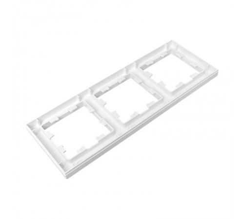 3 - местная рамка, белая, пластик Эпика EKF  UP1-FPW-03  EKF