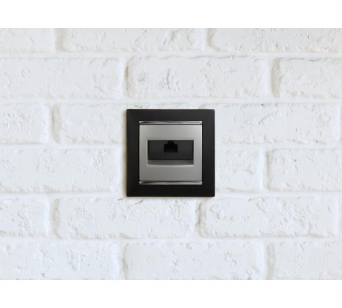 Valena Алюминий Розетка комп(RJ45) 1-ая 6 кат UTP  770246  Legrand