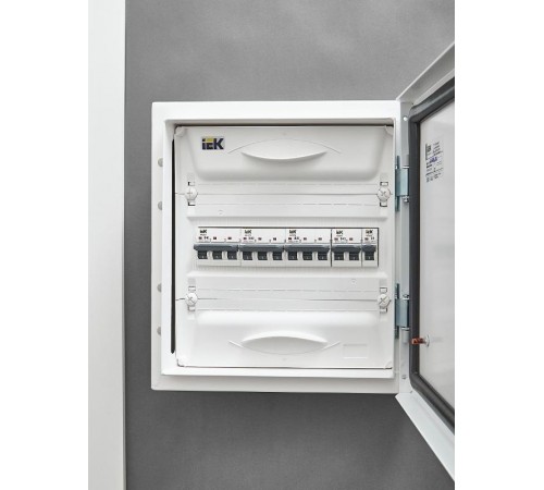 Выключатель автоматический трехполюсный M10N 3P D 20А 10кА ARMAT  AR-M10N-3-D020  IEK