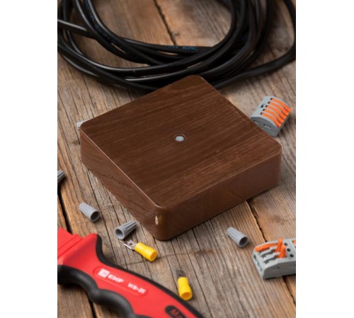 Коробка распределительная КМР-030-032кг (100х100х25) с клеммником тёмное дерево EKF PROxima  plc-kmr-030-032kg-t  EKF