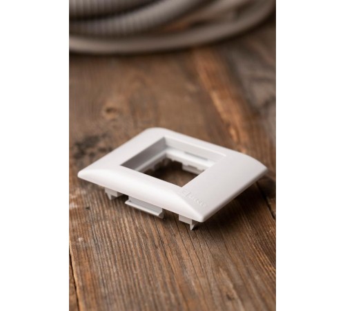 Рамка+суппорт на 2 модуля (1 пост) для парапетного кабельного канала C-Line  sup-2-105-50  EKF