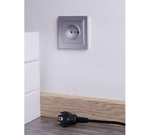 BRITE Розетка без заземления без шторок10А в сборе РСР10-1-0-БрА алюминий  BR-R10-10-K47-F  IEK