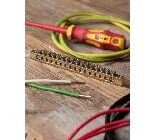 Шина PEN "ноль-земля" (6х9мм) 16 отверстий латунь крепеж по краям EKF PROxima  sn0-63-16-k  EKF