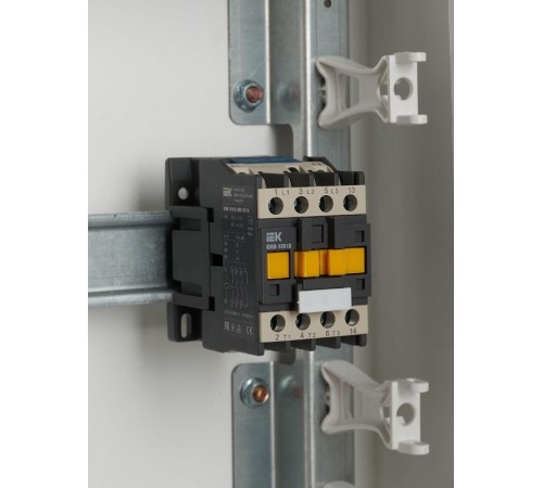 Контактор КМИ-10910 9А 230В/АС3 1НО   KKM11-009-230-10  IEK