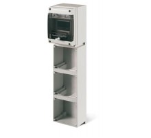 Корпус на 6 модулей и 3 поста  с основанием 136х125 мм.  DIS5720313  DKC