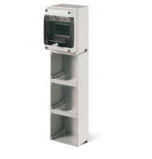 Корпус на 6 модулей и 3 поста  с основанием 136х125 мм.  DIS5720313  DKC