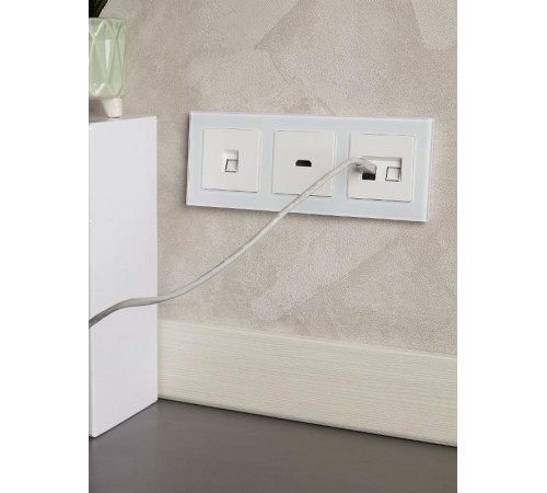 BRITE Рамка 3-ая РУ-3-2-БрБ стекло белый  BR-M32-G-K01  IEK