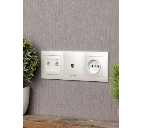 Валенсия Рамка 3-местная жемчуг EKF   EWM-G-303-50   EKF