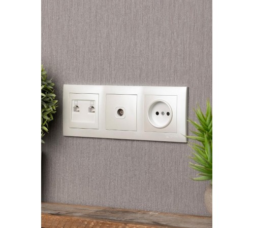 Валенсия Рамка 3-местная жемчуг EKF   EWM-G-303-50   EKF