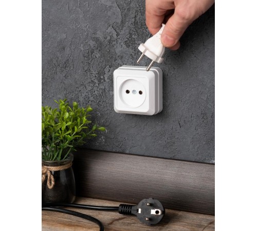 Рим Розетка 1-местная 10А без заземления белая EKF  ENR10-022-10  EKF