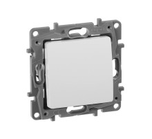 Etika Белый Кнопка автоматическая 6А  672214  Legrand