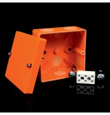 Коробка огнестойкая Е90, 101х101х62, IP66, с керамическим клеммником 3x1,5-10 мм2 KSK 100 (PO10J)  KSK 100_PO10J  Kopos