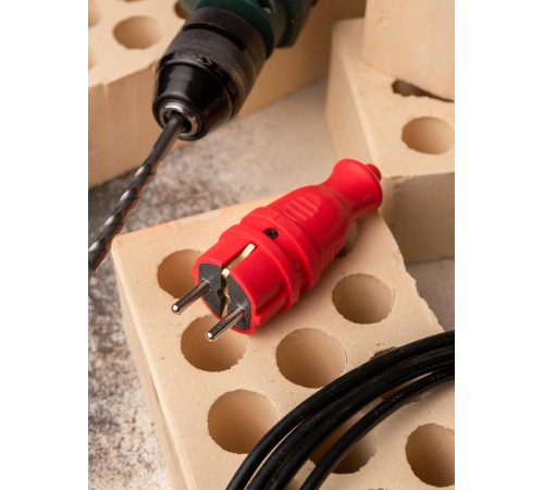 Вилка красная каучуковая прямая 230В 2P+PE 16A IP44 PRO  RPS-011-16-230-44-rr  EKF