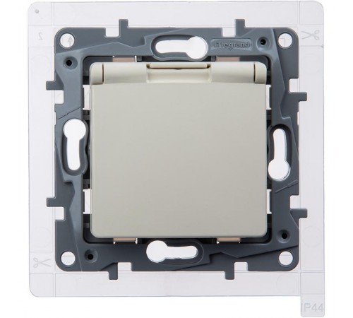Розетка с заземлением IP44 - Legrand Etika - со шторками с защитной крышкой 16А 250В безвинтовые зажимы - слоновая кость  672326  Legrand