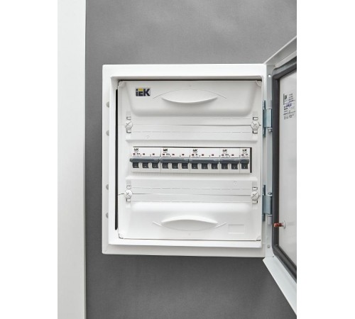 Выключатель автоматический трехполюсный M06N 3P B 4А 6кА ARMAT  AR-M06N-3-B004  IEK