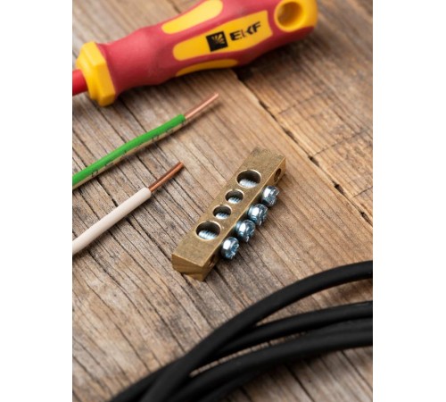 Шина PEN "ноль-земля" (6х9мм) 4 отверстия латунь крепеж по краям EKF PROxima  sn0-63-04-k  EKF