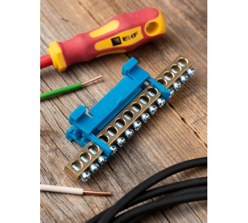 Шина "0" N (6х9мм) 14 отверстий латунь синий изолятор тип "Стойка" на DIN-рейку EKF PROxima  sn0-63-14-sb  EKF