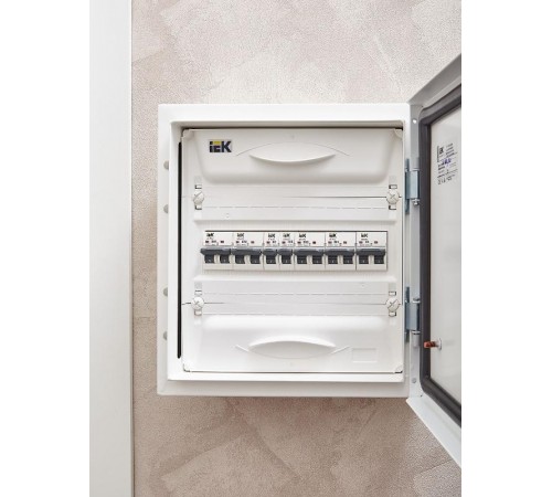 Выключатель автоматический однополюсный M10N 1P C 25А 10кА ARMAT  AR-M10N-1-C025  IEK