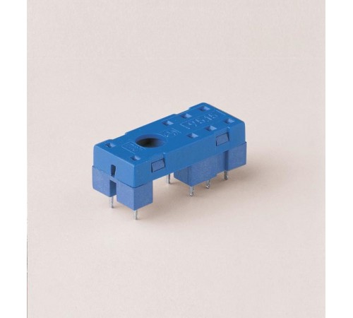 Розетка для монтажа на плате для реле 41.52, 41.61, 41.81; в комплекте пластиковая клипса 095.42; версия: синий цвет  95152SLA  Finder