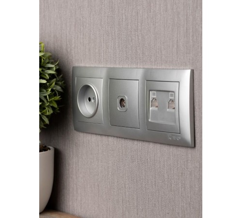 Валенсия Рамка 3-местная сталь EKF   EWM-G-303-30   EKF