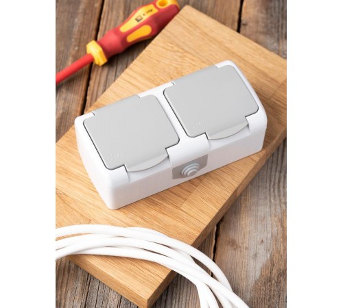 Мурманск Розетка 2-местная 16А с заземлением с крышкой IP54 серый с защитными шторками EKF  EFR16-129-30-54  EKF