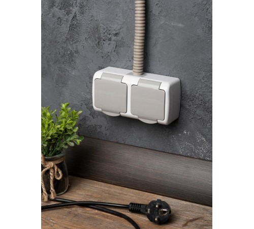 Мурманск Розетка 2-местная 16А с заземлением с крышкой IP54 серый с защитными шторками EKF  EFR16-129-30-54  EKF